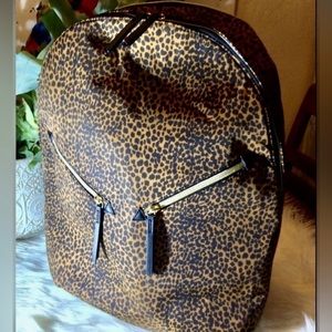 MAKE AN OFFER Stella & Dot Lady Boss Backpack